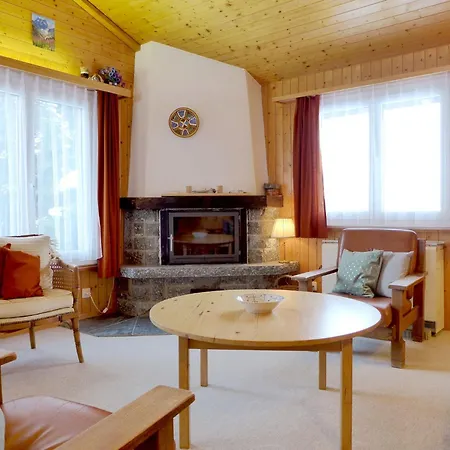 Larix By Interhome 木屋